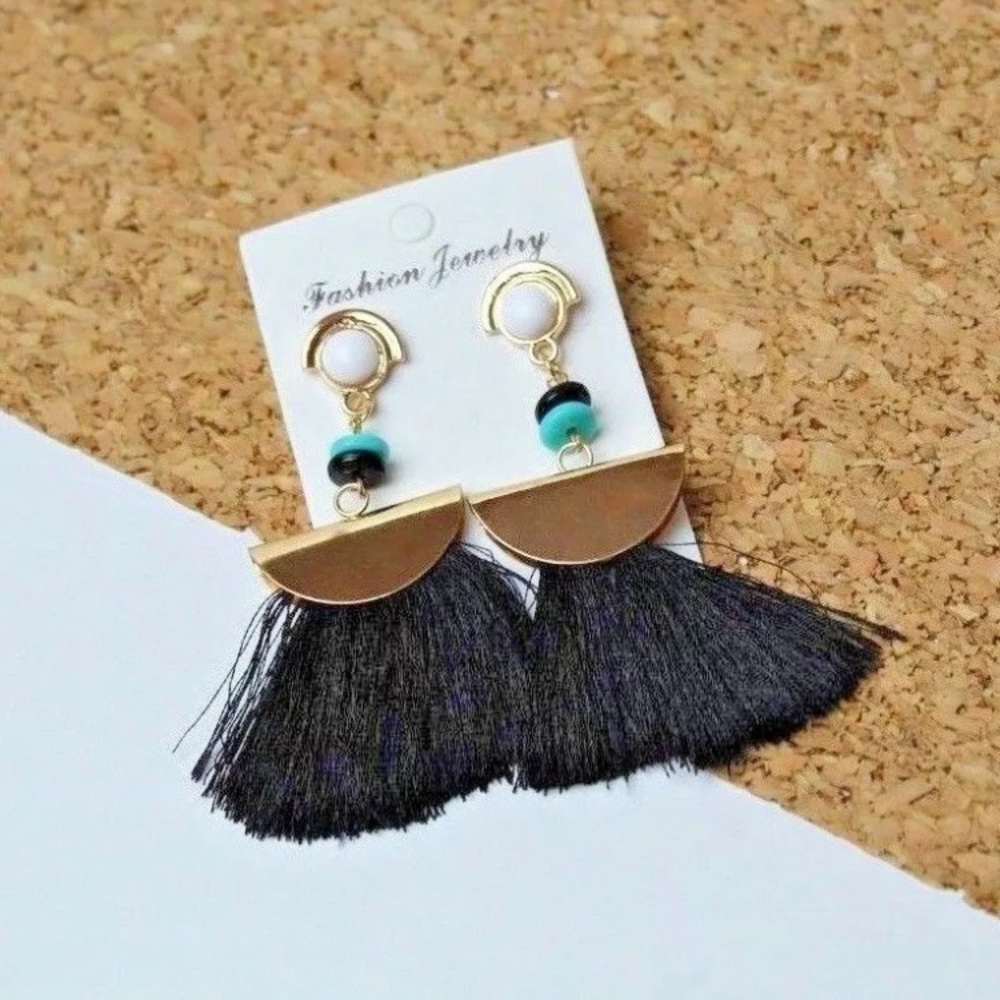 🌻 brand new black and gold tassel earrings